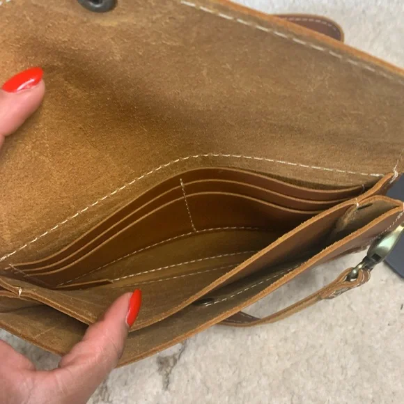 Portland, leather Crossbody - Picture 7 of 12